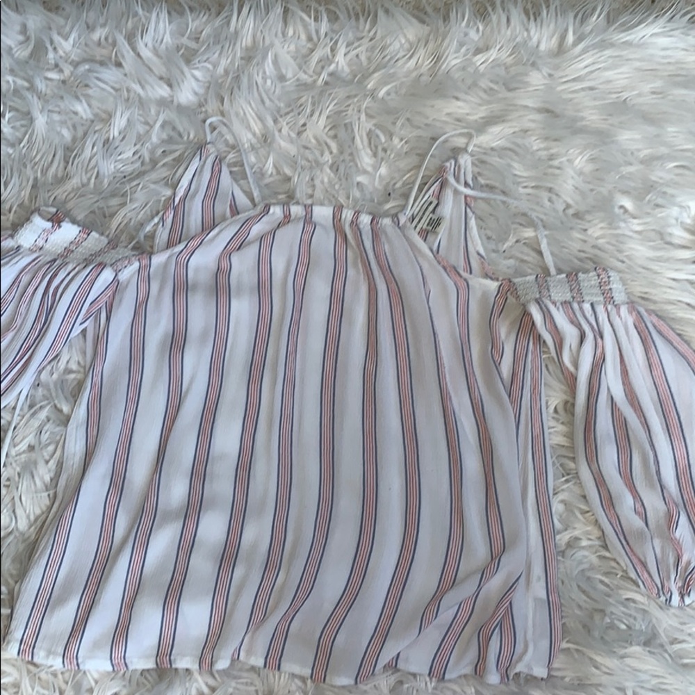 Off shoulder long sleeve shirt